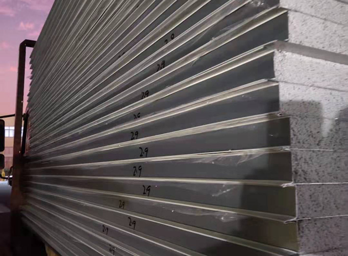 彩鋼巖棉防火夾芯板.jpg 彩鋼巖棉防火夾芯板.jpg